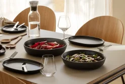 Nordic Kitchen zwarte saladeschaal, Ø25 cm